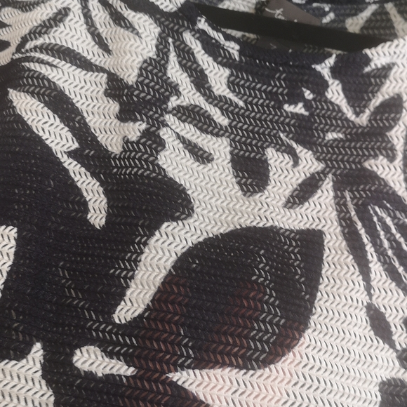 Chico's Travelers Collection Assymetrical Mesh Navy & White Cover Up Sz 3 or L - Picture 8 of 13